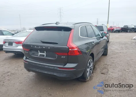 2022 Volvo Xc60 B5 Momentum z USA, uszkodzony, nr VIN YV4L12RK5N1051289